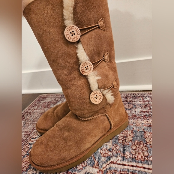NWOT 🌟 UGG WOMEN'S BAILEY BUTTON TRIPLET II BOOT - Size 9 - Picture 5 of 11